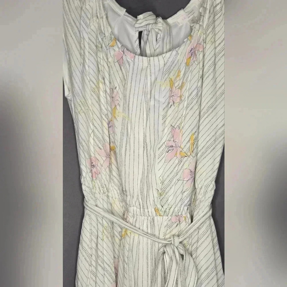 Lauren Conrad size Medium New with tags Pleated round neck midi dress. - Picture 7 of 15